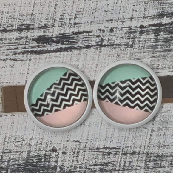 Earrings - Picture 3 of 16